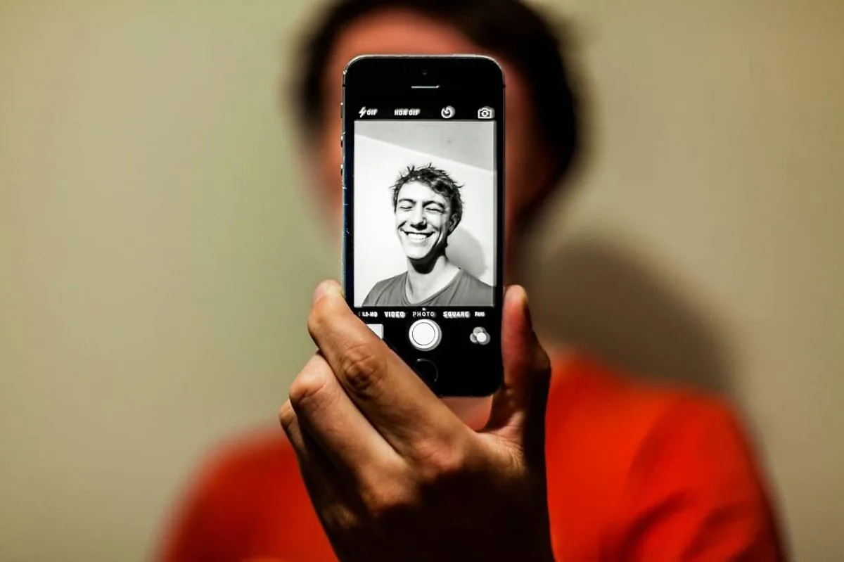 Fotos de Perfil para Apps de Namoro: O Guia Definitivo para Homens em 2026