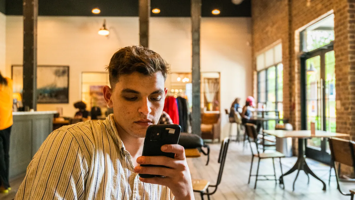 Relacionamento à Distância que Começou em App de Namoro: o Guia Completo de 2026